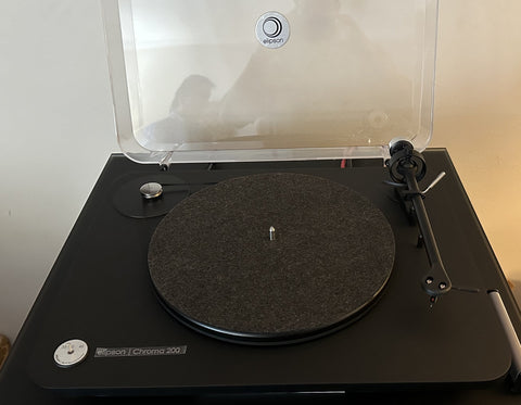 Elipson Chroma 200 turntable